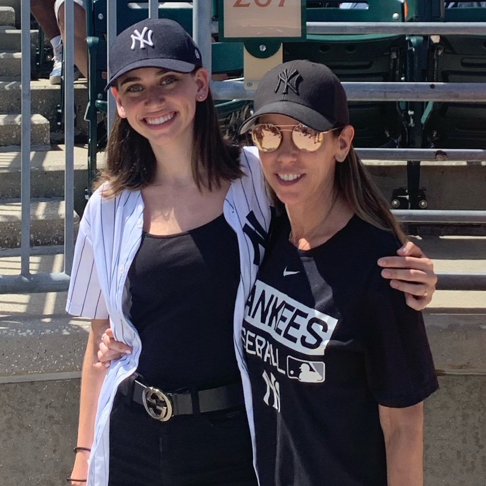 Meet your Posher, Simone